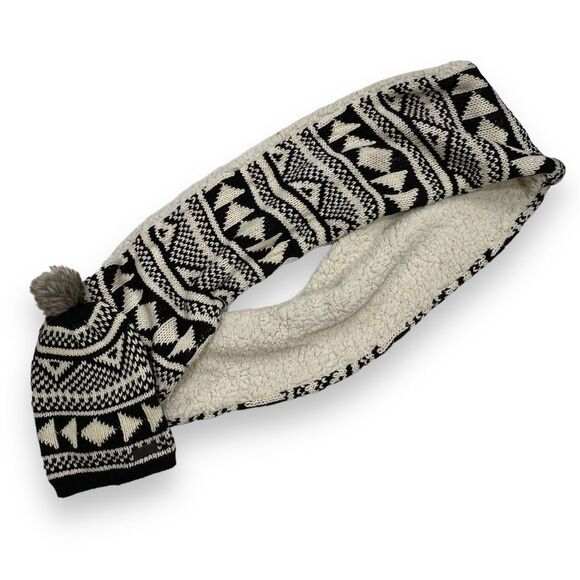 Woolrich NWT Black and Cream Fair Isle Hat and Infinity Scarf Set - Picture 3 of 10